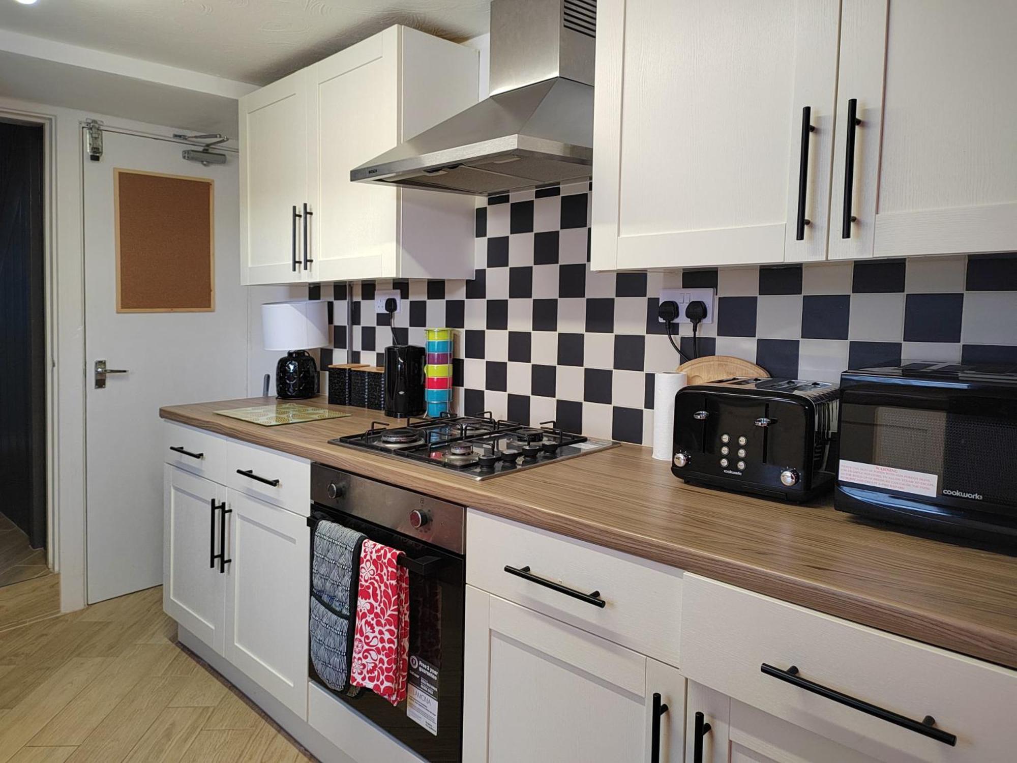 Granville 5Br Townhouse - Ideal For Groups, Families Or Contractors By Suitely Cheltenham Exterior foto